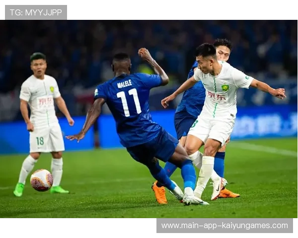 中超边路组合与倒三角配合训练:攻防一体的制胜法宝 中超边路组合与倒三角配合训练:攻防一体的制胜法宝